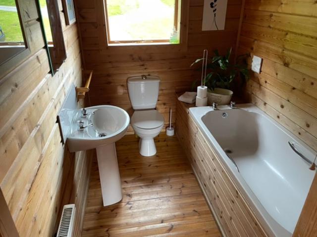 Luxury 3 Bedroom, 3 Bathroom Lodge With Hot Tub Llanbedr  Kültér fotó